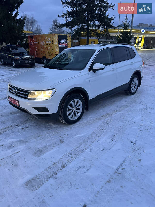 Внедорожник / Кроссовер Volkswagen Tiguan 2018 в Ровно