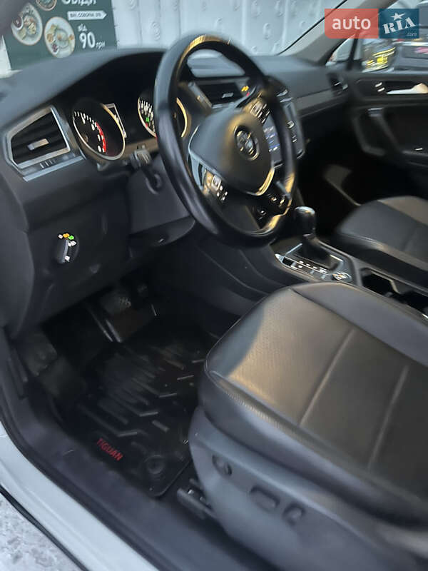 Внедорожник / Кроссовер Volkswagen Tiguan 2018 в Ровно