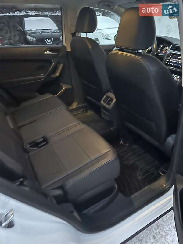 Внедорожник / Кроссовер Volkswagen Tiguan 2018 в Ровно