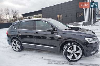 Внедорожник / Кроссовер Volkswagen Tiguan 2018 в Мурованых Куриловцах