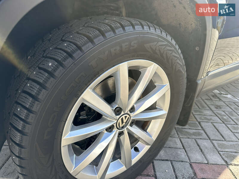 Внедорожник / Кроссовер Volkswagen Tiguan 2017 в Житомире