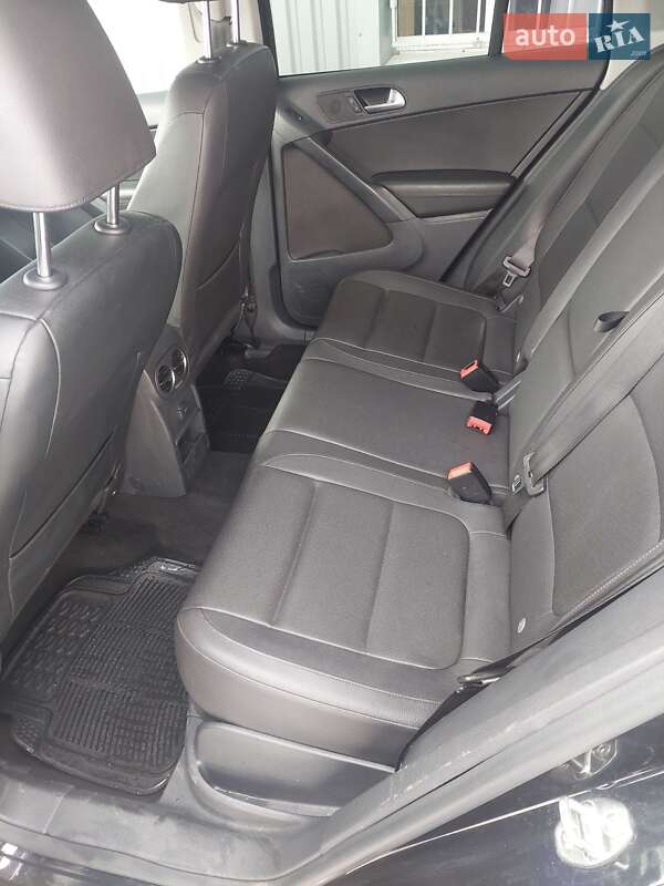 Внедорожник / Кроссовер Volkswagen Tiguan 2015 в Кривом Роге
