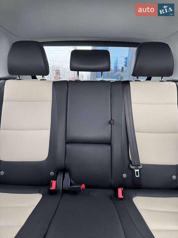 Внедорожник / Кроссовер Volkswagen Tiguan 2016 в Кропивницком