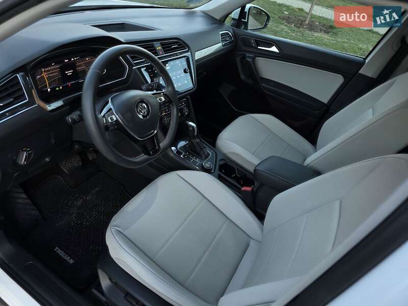 Позашляховик / Кросовер Volkswagen Tiguan 2020 в Кривому Розі фото 26 Позашляховик / Кросовер Volkswagen Tiguan 2020 в Кривому Розі