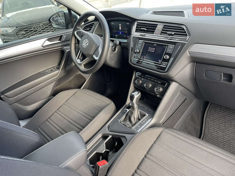 Внедорожник / Кроссовер Volkswagen Tiguan 2023 в Львове