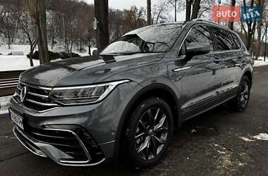 Внедорожник / Кроссовер Volkswagen Tiguan 2022 в Киеве