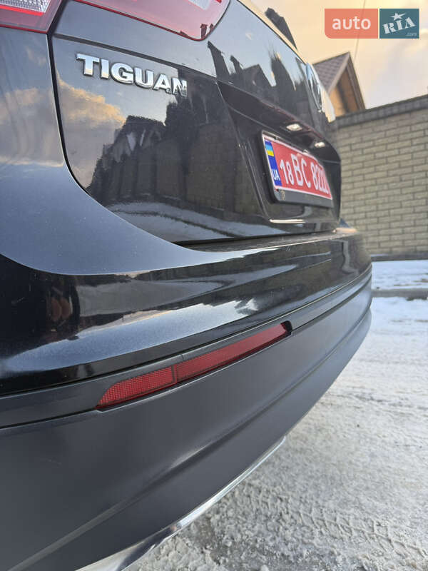 Внедорожник / Кроссовер Volkswagen Tiguan 2018 в Ровно