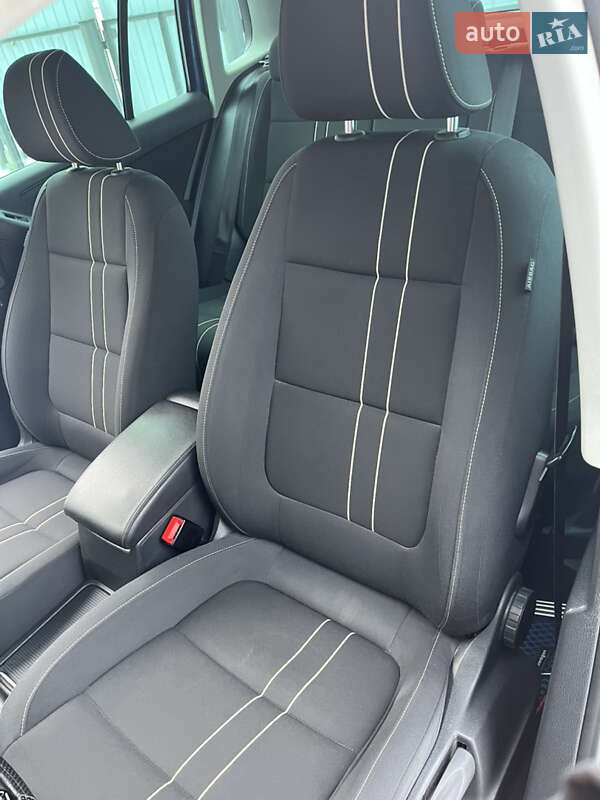 Внедорожник / Кроссовер Volkswagen Tiguan 2011 в Житомире