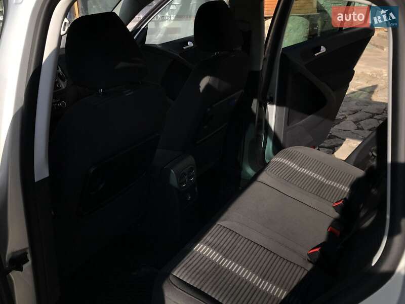 Позашляховик / Кросовер Volkswagen Tiguan 2010 в Делятині фото 12 Позашляховик / Кросовер Volkswagen Tiguan 2010 в Делятині
