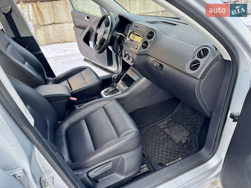 Внедорожник / Кроссовер Volkswagen Tiguan 2012 в Киеве фото 26 Внедорожник / Кроссовер Volkswagen Tiguan 2012 в Киеве