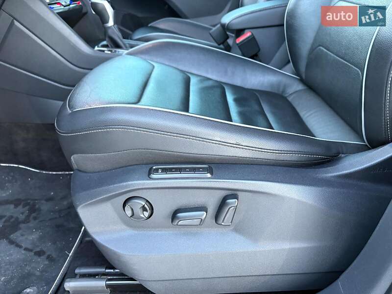 Позашляховик / Кросовер Volkswagen Tiguan 2020 в Львові