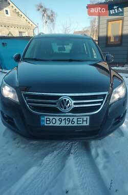 Позашляховик / Кросовер Volkswagen Tiguan 2010 в Дубровиці