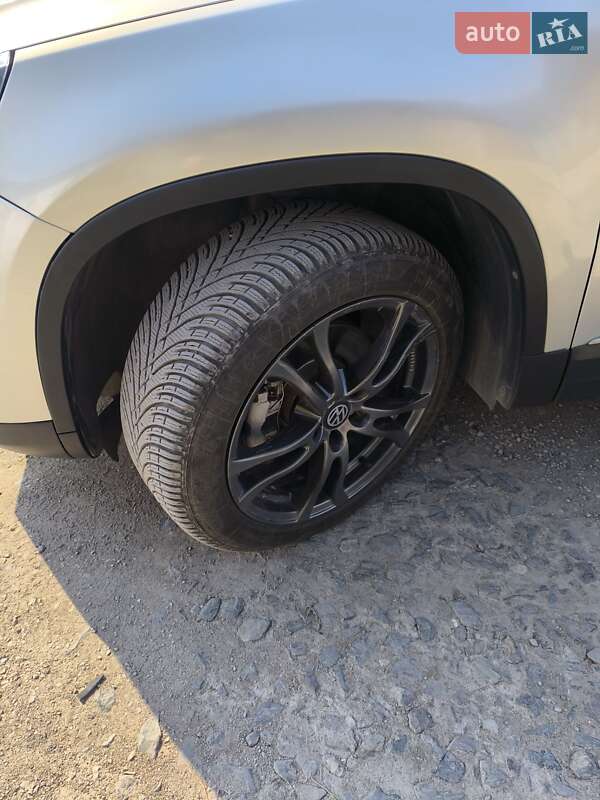 Внедорожник / Кроссовер Volkswagen Tiguan 2013 в Кривом Роге