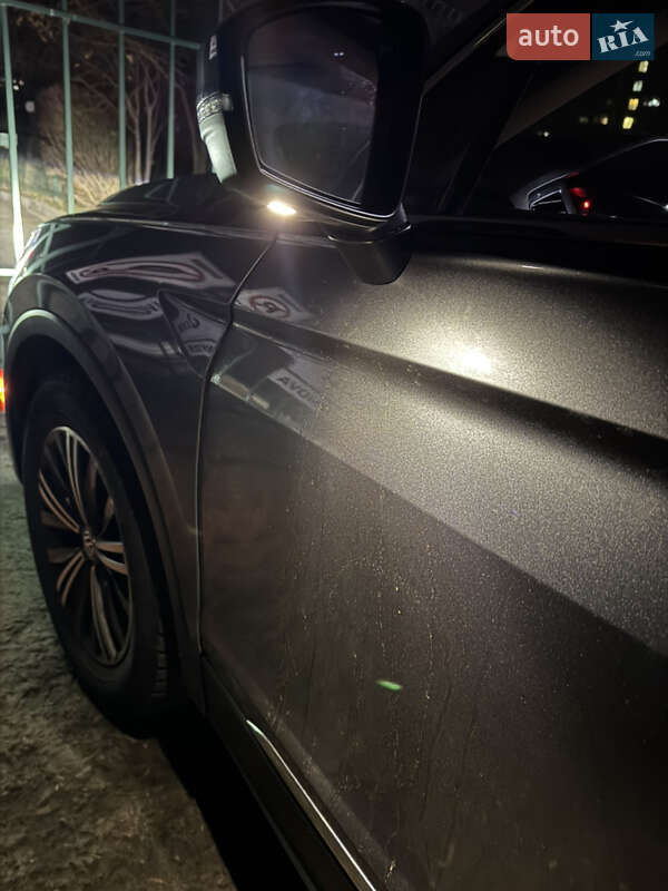 Внедорожник / Кроссовер Volkswagen Tiguan 2018 в Харькове