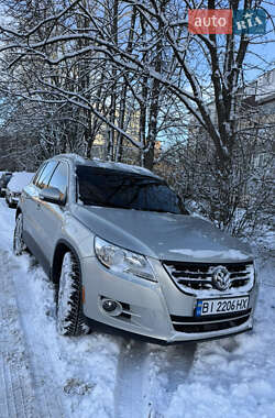 Внедорожник / Кроссовер Volkswagen Tiguan 2008 в Полтаве