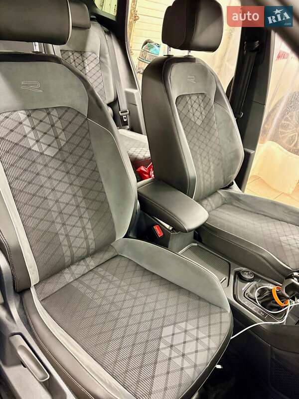 Внедорожник / Кроссовер Volkswagen Tiguan 2021 в Киеве