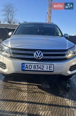 Внедорожник / Кроссовер Volkswagen Tiguan 2016 в Ужгороде