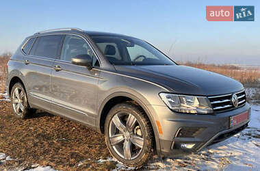 Внедорожник / Кроссовер Volkswagen Tiguan 2020 в Львове