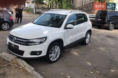 Внедорожник / Кроссовер Volkswagen Tiguan 2011 в Николаеве