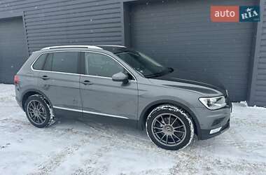 Внедорожник / Кроссовер Volkswagen Tiguan 2017 в Житомире