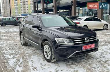 Позашляховик / Кросовер Volkswagen Tiguan 2018 в Києві