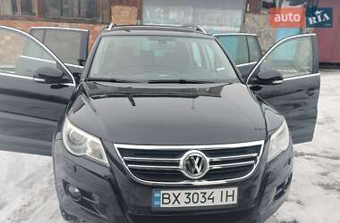 Внедорожник / Кроссовер Volkswagen Tiguan 2009 в Шепетовке