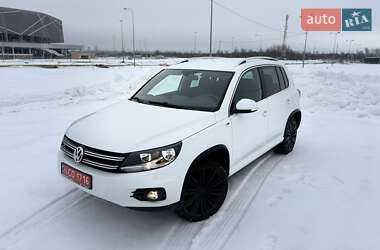 Внедорожник / Кроссовер Volkswagen Tiguan 2016 в Львове