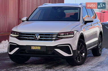 Внедорожник / Кроссовер Volkswagen Tiguan 2022 в Киеве