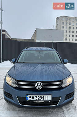 Внедорожник / Кроссовер Volkswagen Tiguan 2017 в Каменке
