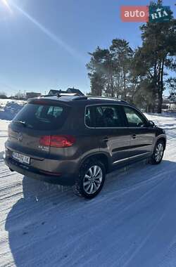 Внедорожник / Кроссовер Volkswagen Tiguan 2012 в Ровно
