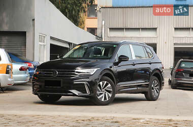 Внедорожник / Кроссовер Volkswagen Tiguan 2024 в Киеве