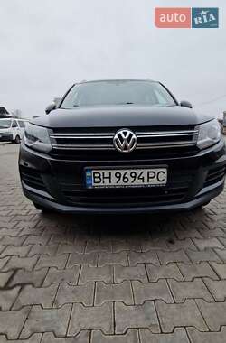 Внедорожник / Кроссовер Volkswagen Tiguan 2010 в Одессе