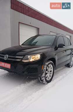 Внедорожник / Кроссовер Volkswagen Tiguan 2015 в Нетешине