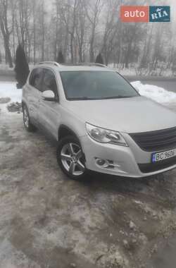 Позашляховик / Кросовер Volkswagen Tiguan 2010 в Тернополі