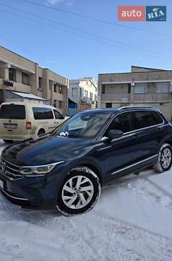 Позашляховик / Кросовер Volkswagen Tiguan 2021 в Києві