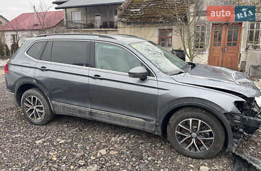 Внедорожник / Кроссовер Volkswagen Tiguan 2021 в Львове