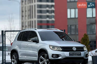 Позашляховик / Кросовер Volkswagen Tiguan 2016 в Києві