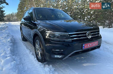 Внедорожник / Кроссовер Volkswagen Tiguan 2017 в Киеве