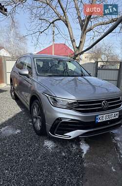 Внедорожник / Кроссовер Volkswagen Tiguan 2023 в Днепре
