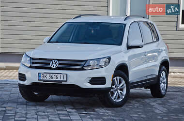 Позашляховик / Кросовер Volkswagen Tiguan 2017 в Сарнах