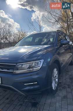 Внедорожник / Кроссовер Volkswagen Tiguan 2019 в Апостолово