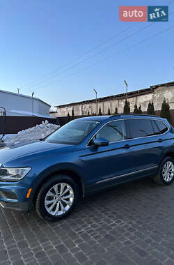 Внедорожник / Кроссовер Volkswagen Tiguan 2018 в Тернополе