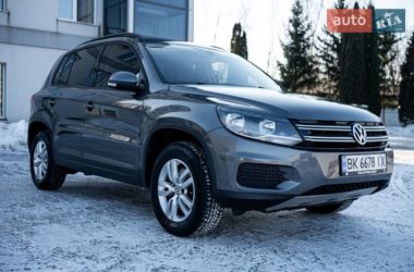 Внедорожник / Кроссовер Volkswagen Tiguan 2016 в Киеве