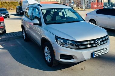 Позашляховик / Кросовер Volkswagen Tiguan 2015 в Києві