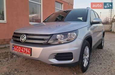 Внедорожник / Кроссовер Volkswagen Tiguan 2016 в Новояворовске