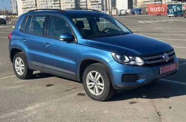 Внедорожник / Кроссовер Volkswagen Tiguan 2016 в Киеве