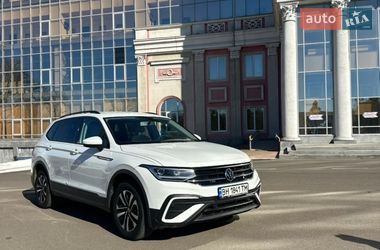 Внедорожник / Кроссовер Volkswagen Tiguan 2022 в Одессе