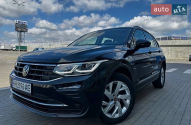 Внедорожник / Кроссовер Volkswagen Tiguan 2021 в Одессе