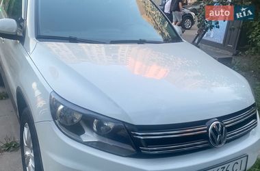 Позашляховик / Кросовер Volkswagen Tiguan 2016 в Києві