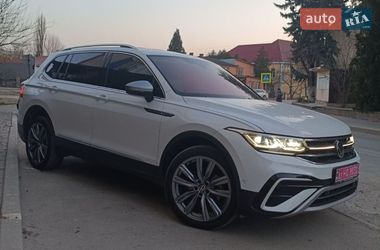 Позашляховик / Кросовер Volkswagen Tiguan 2022 в Чорткові